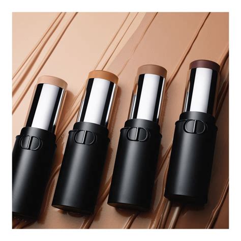 Dior Forever Skin Perfect : le fond de teint stick au fini floutant 